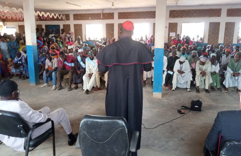 His Eminence Cardinal Nzapalainga Dieudonné visits Central African Refugees living at the Gado-Badzéré site near the Cameroonian border with the Republic Central African.